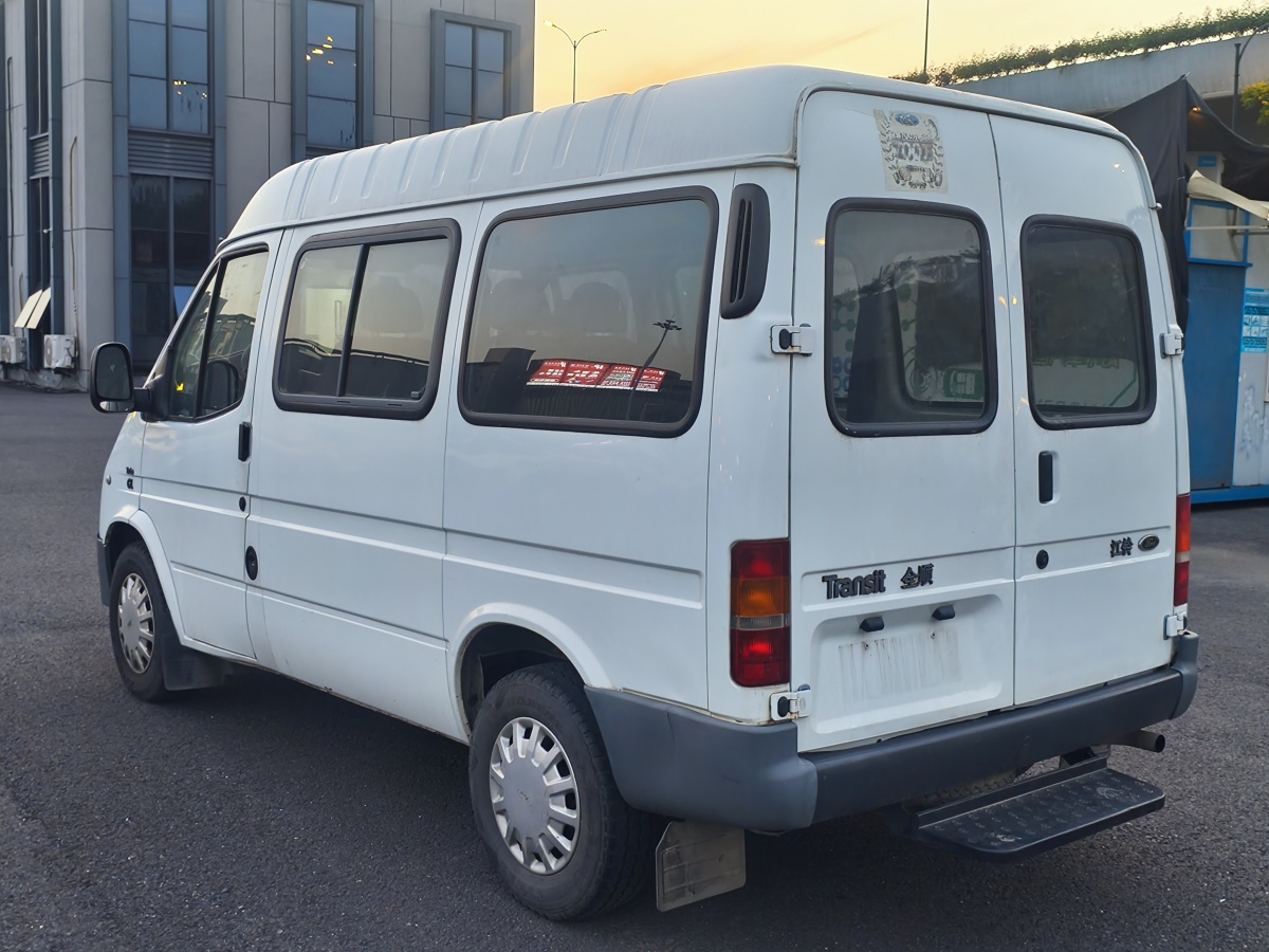 福特 經(jīng)典全順  2013款 2.8T柴油普通型短軸中頂JX493ZLQ3A圖片