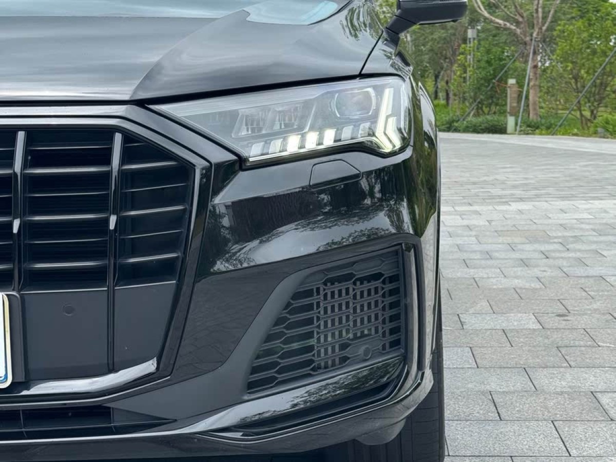 奧迪 奧迪Q7  2023款 55 TFSI quattro S line運(yùn)動(dòng)型圖片