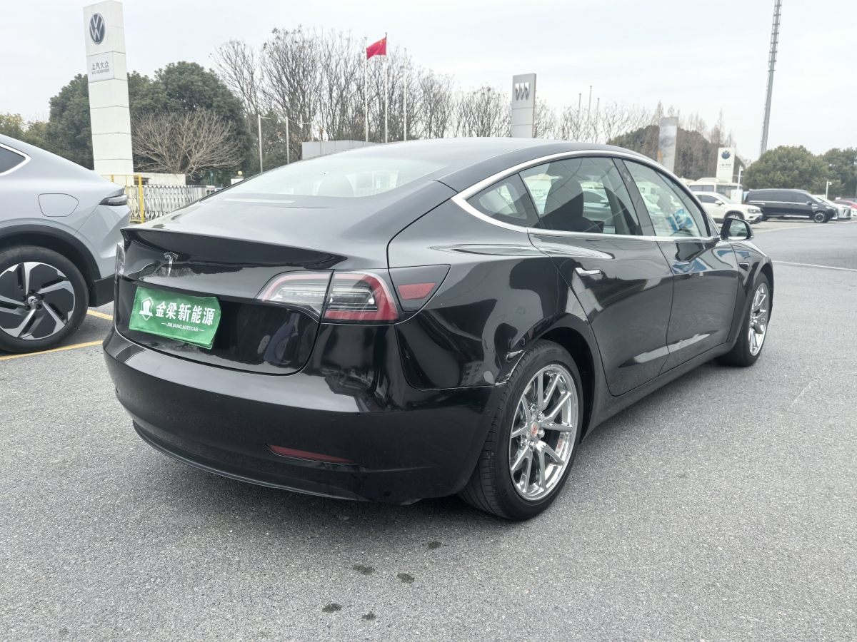 特斯拉 Model 3  2019款 標(biāo)準(zhǔn)續(xù)航后驅(qū)升級版圖片