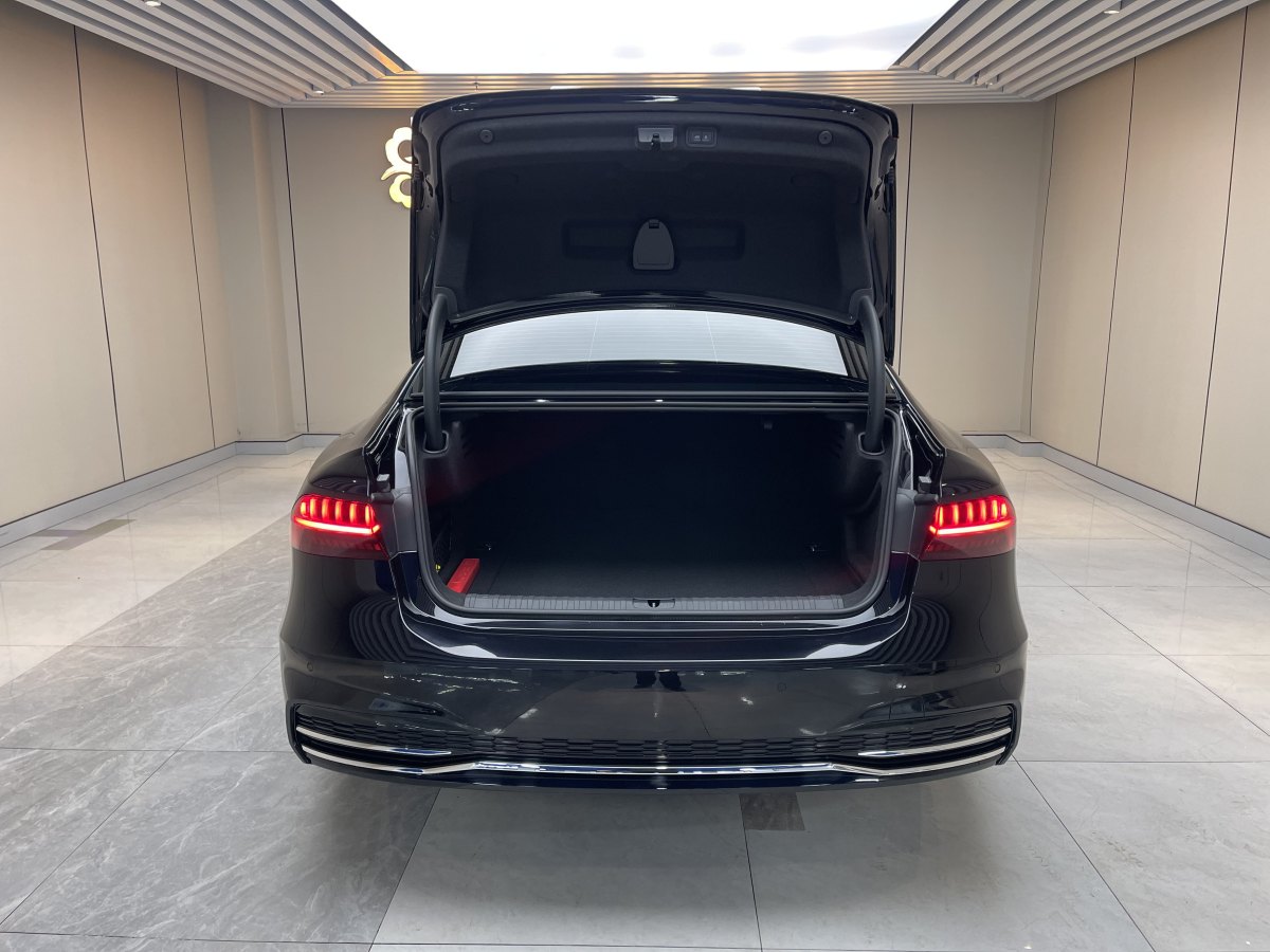 奧迪 奧迪A7L  2024款 45TFSI S-line 筑夢(mèng)型 流晶套裝圖片