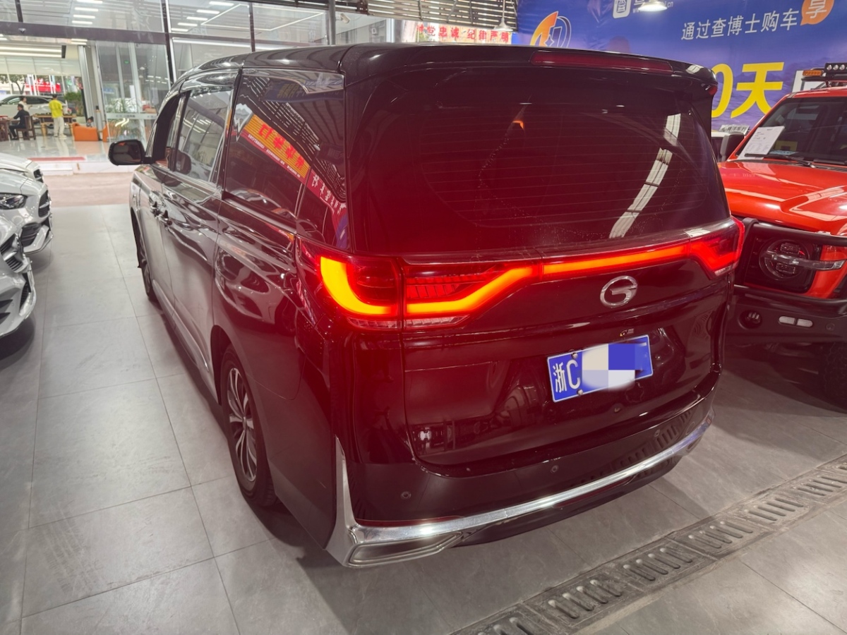 廣汽傳祺 M8  2023款 領(lǐng)秀系列 390T 豪華版圖片