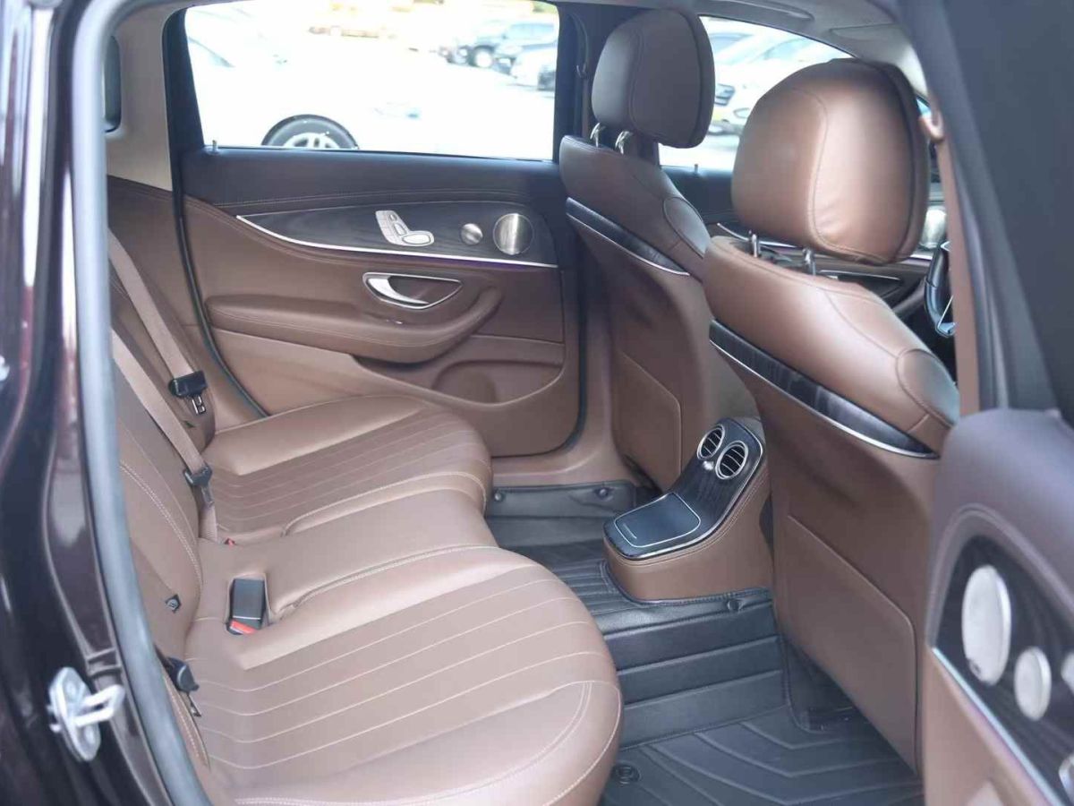 奔馳 奔馳E級  2022款 E 300 L 豪華型圖片