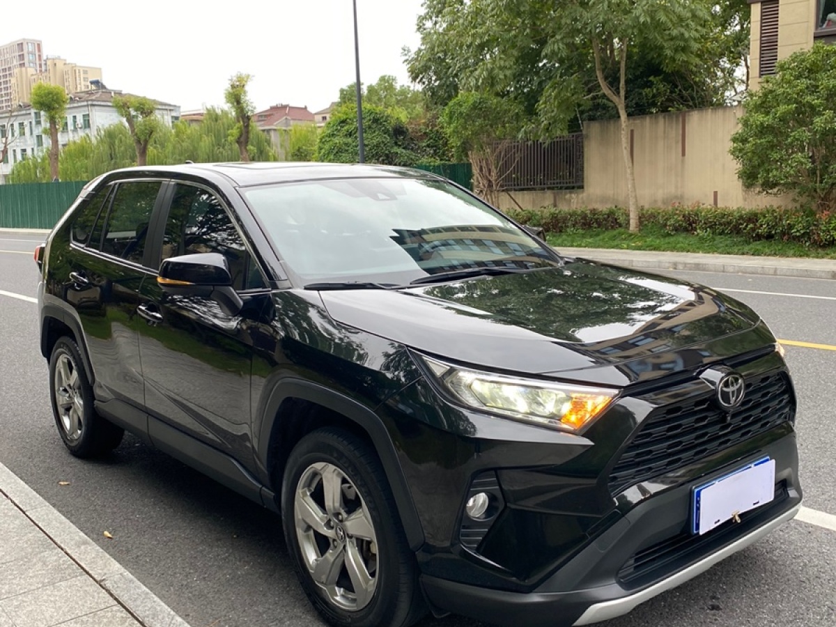 2022年9月豐田 RAV4榮放  2022款 2.0L CVT兩驅(qū)風尚版