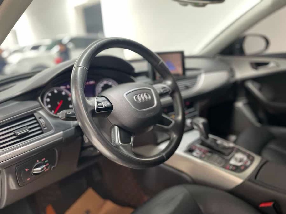 奧迪 奧迪A4L  2018款 30周年年型 30 TFSI 進(jìn)取型圖片