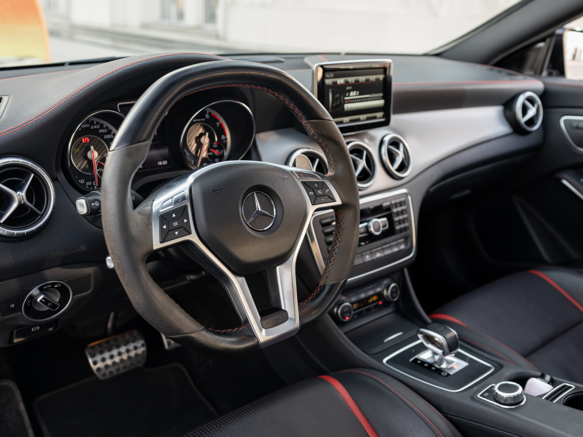 奔馳 奔馳CLA級(jí)AMG  2014款 AMG CLA 45 4MATIC圖片
