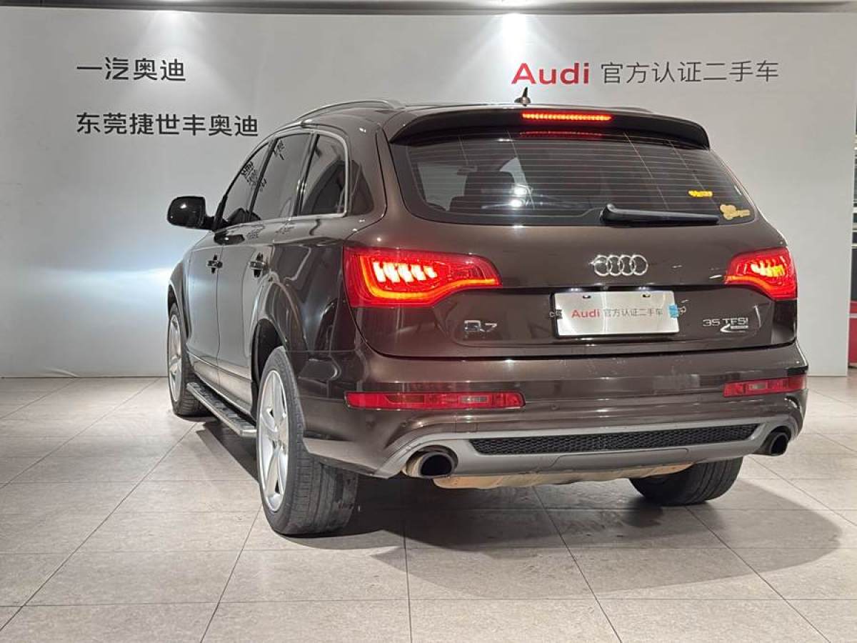 奧迪 奧迪Q7  2015款 35 TFSI 運(yùn)動(dòng)型圖片