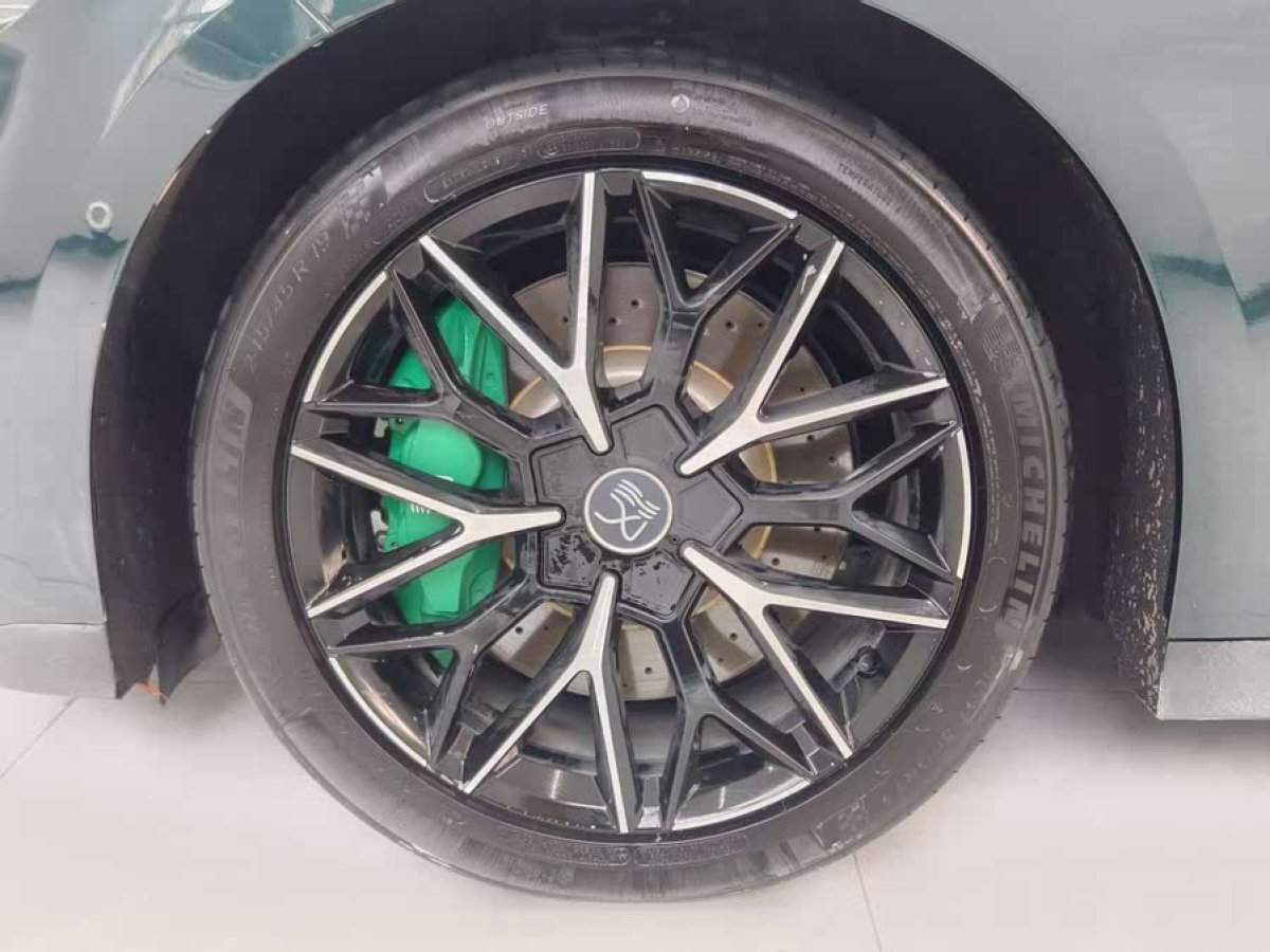 比亞迪 漢  2022款 EV 610KM四驅(qū)千山翠限量版圖片