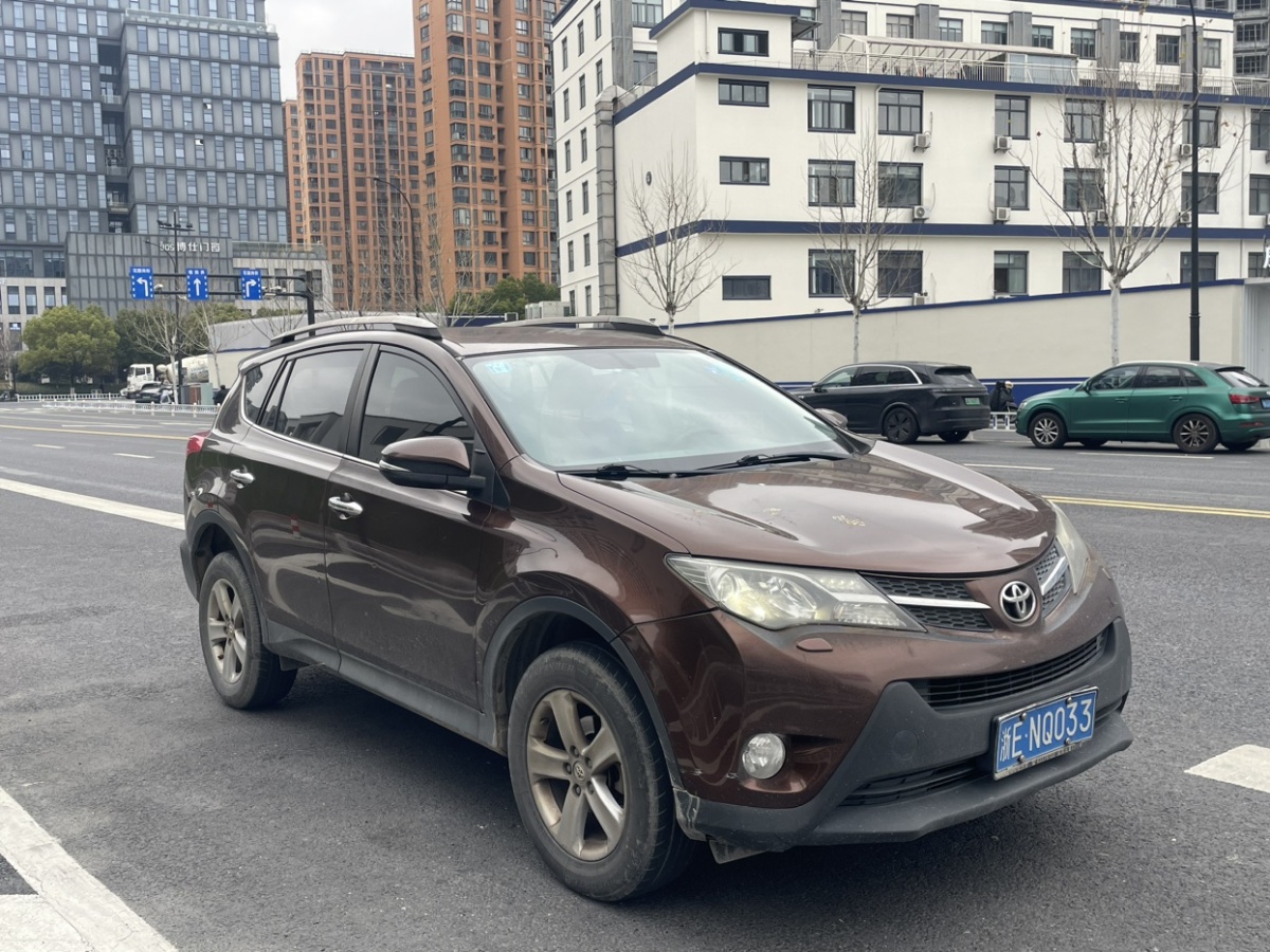 2014年12月豐田 RAV4榮放  2013款 2.5L 自動四驅(qū)精英版