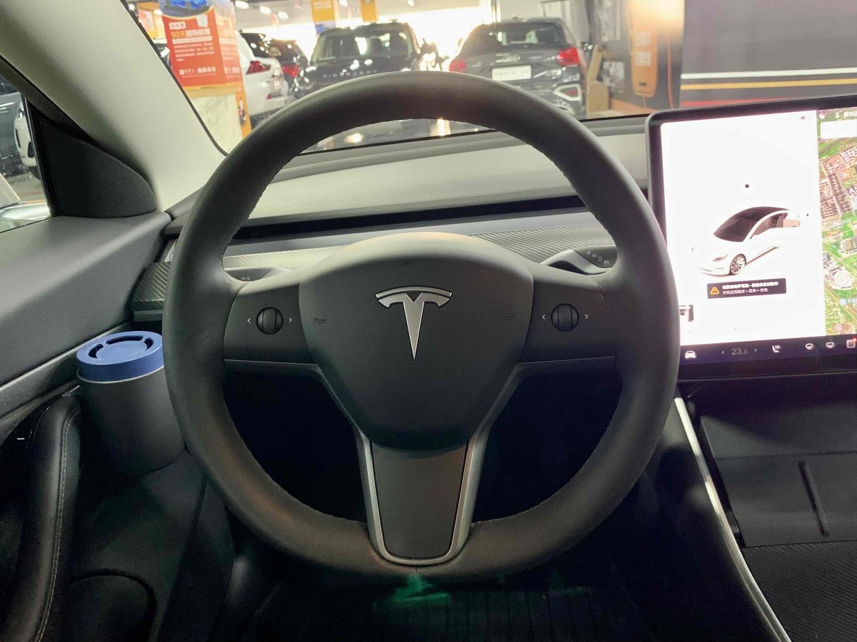 特斯拉 Model 3  2019款 標(biāo)準(zhǔn)續(xù)航后驅(qū)升級(jí)版圖片