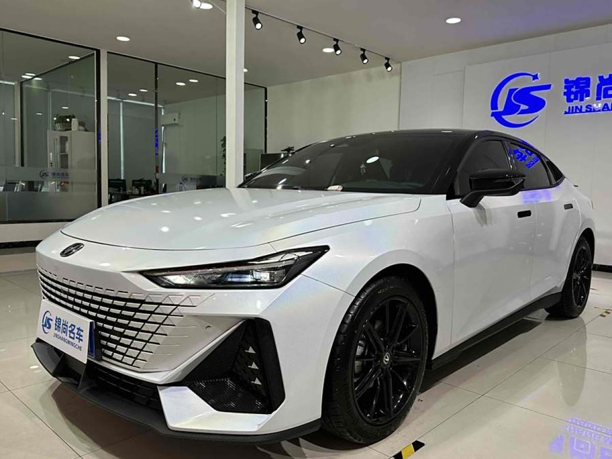 長(zhǎng)安 長(zhǎng)安UNI-V  2023款 1.5T 尊貴型圖片