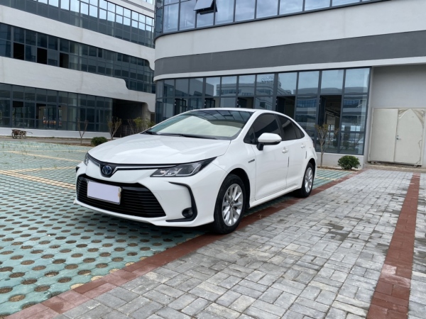 丰田 卡罗拉  2021款 双擎 1.8L E-CVT精英版