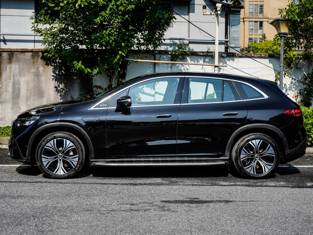 2024年5月奔馳 奔馳EQE SUV  2024款 500 4MATIC 豪華版