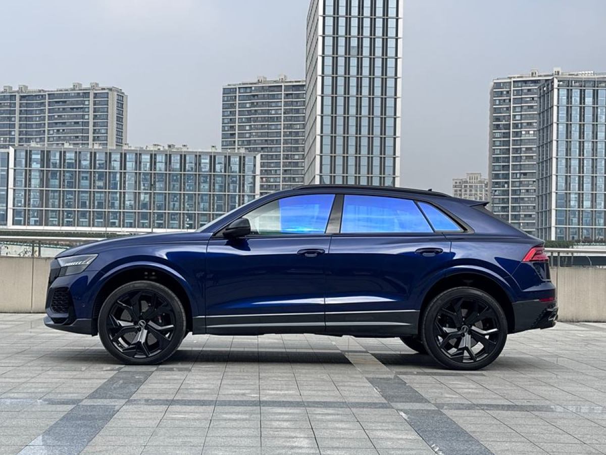 奧迪 Sport 奧迪RS Q8  2021款 RS Q8 4.0T 尊享版圖片