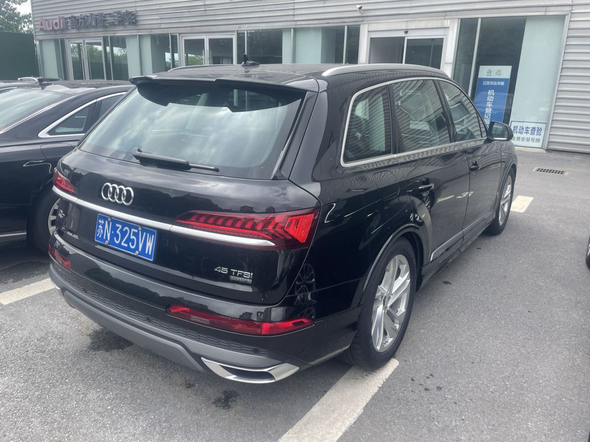 奧迪 奧迪Q7  2023款 45 TFSI quattro S line運(yùn)動型圖片