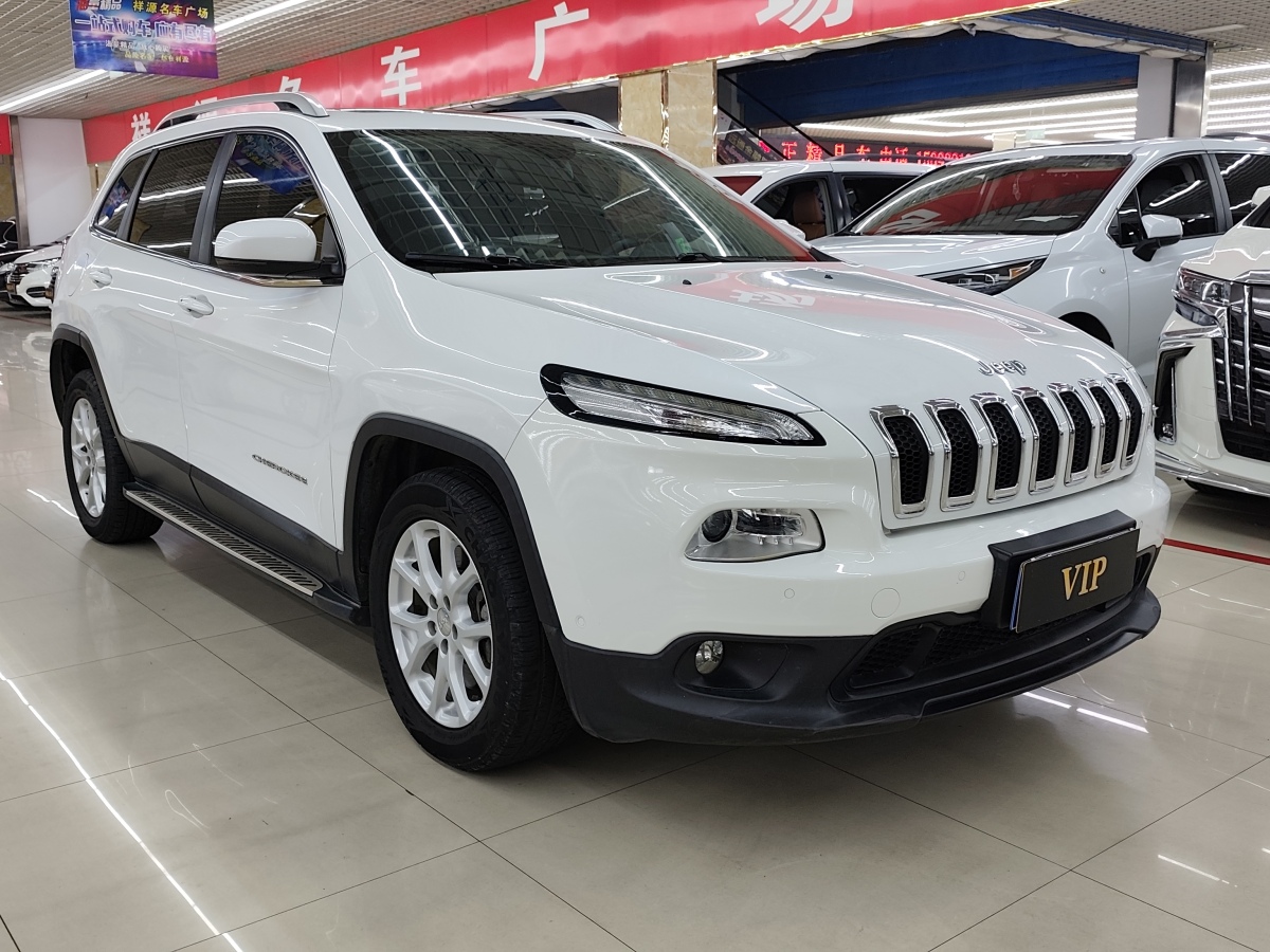 2017年3月Jeep 自由光  2017款 2.4L 領(lǐng)先智能版