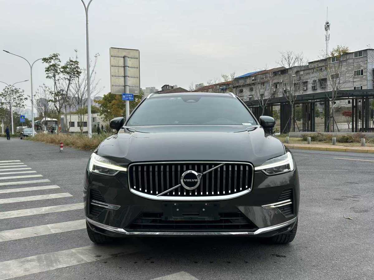 沃爾沃 XC60  2022款 B5 四驅(qū)智遠(yuǎn)豪華版圖片