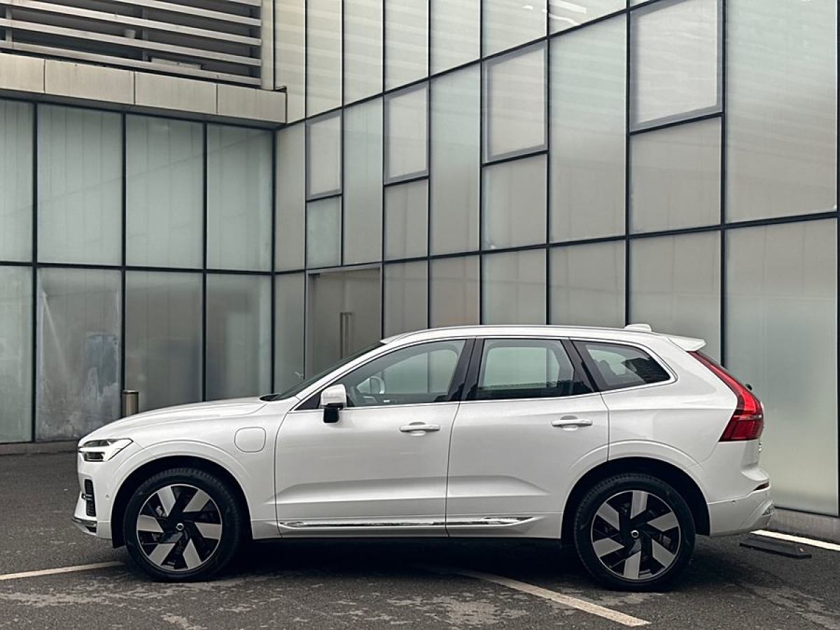 沃爾沃 XC60新能源  2024款 T8 插電混動(dòng) 長續(xù)航四驅(qū)智雅豪華版圖片