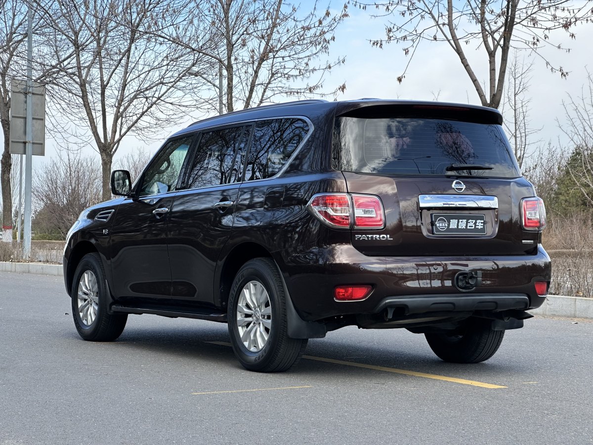 日產(chǎn) 途樂(lè)  2014款 5.6L LE圖片