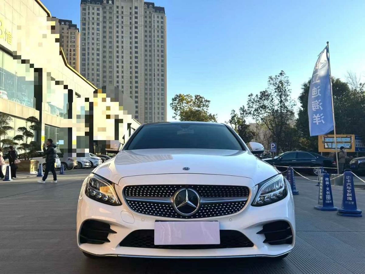 奔馳 奔馳A級(jí)  2019款  A 220 L 4MATIC 運(yùn)動(dòng)轎車圖片