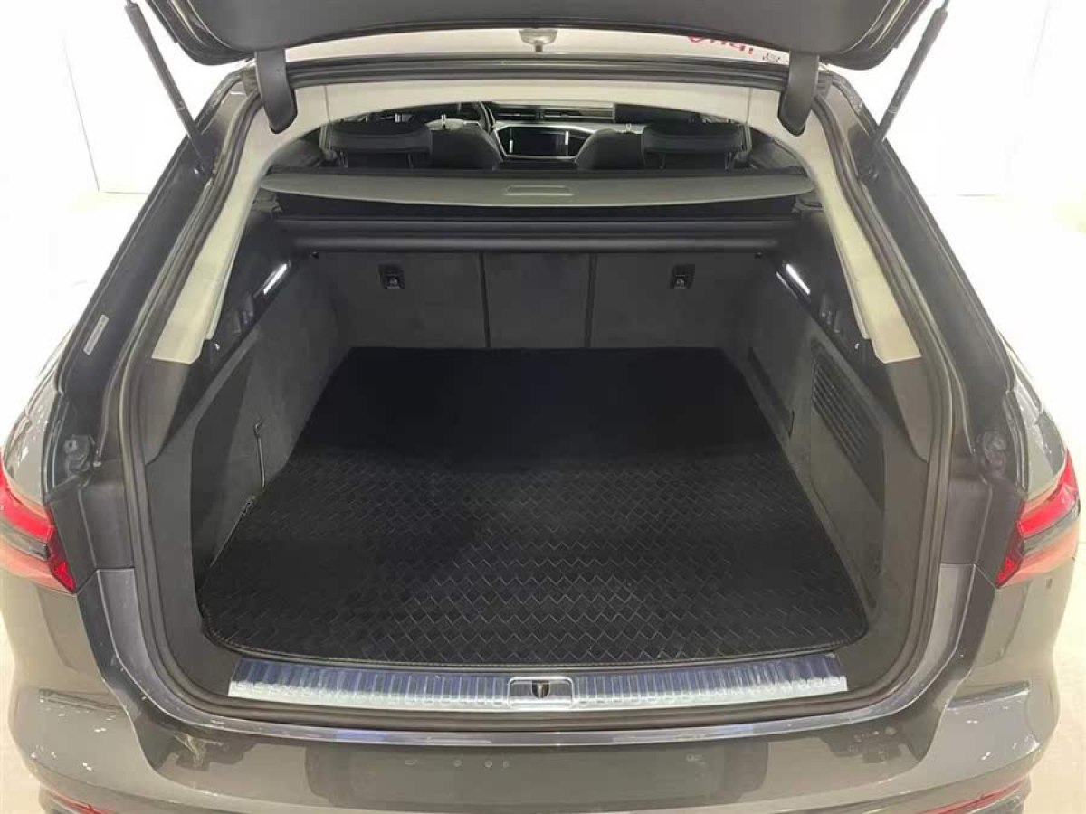 奧迪 奧迪A6  2024款 Avant 先鋒派 45 TFSI 臻選動(dòng)感型圖片