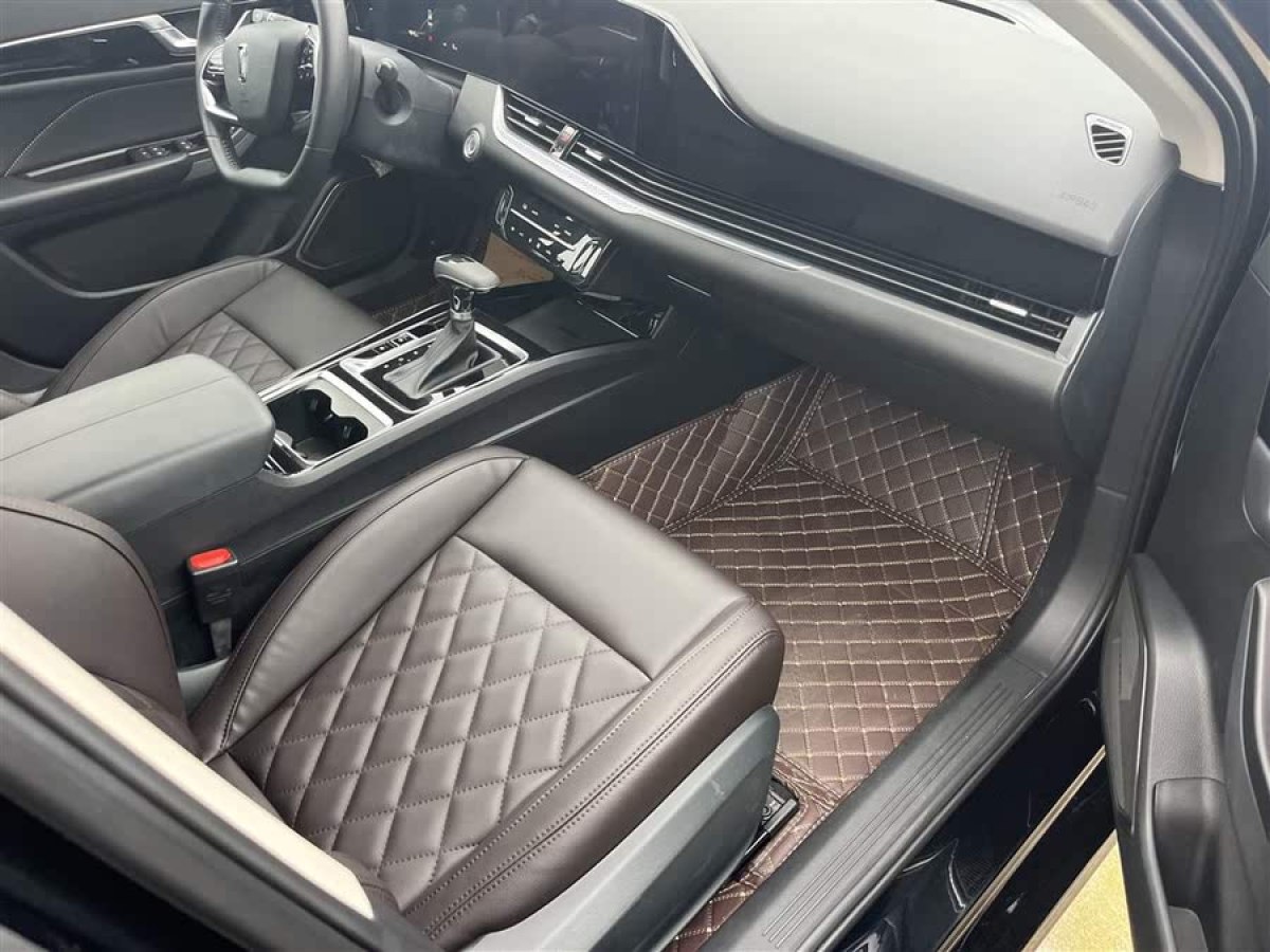 奔騰 B70  2023款 1.5T 自動樂享型70周年紀(jì)念版圖片
