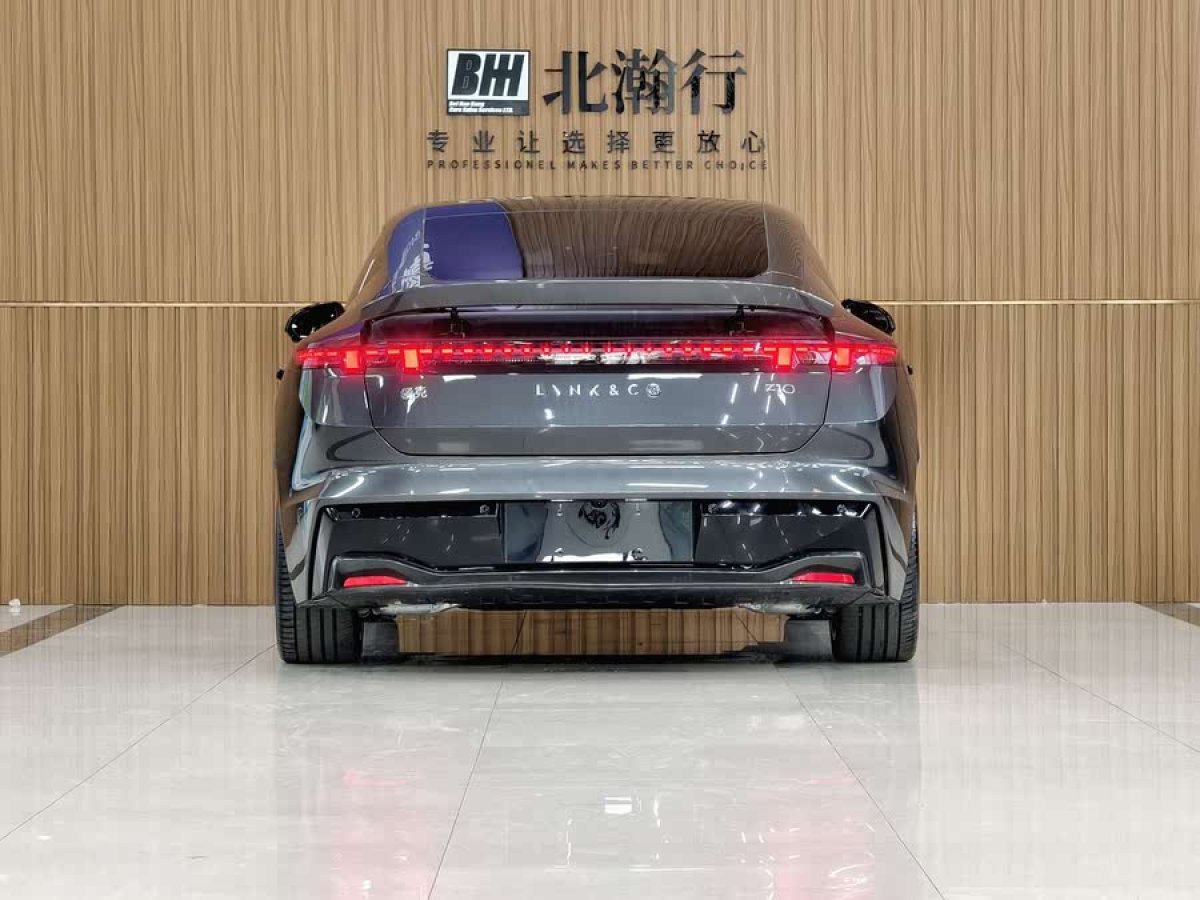 領(lǐng)克 領(lǐng)克Z10  2025款 95kWh 702km四驅(qū)智駕Ultra圖片