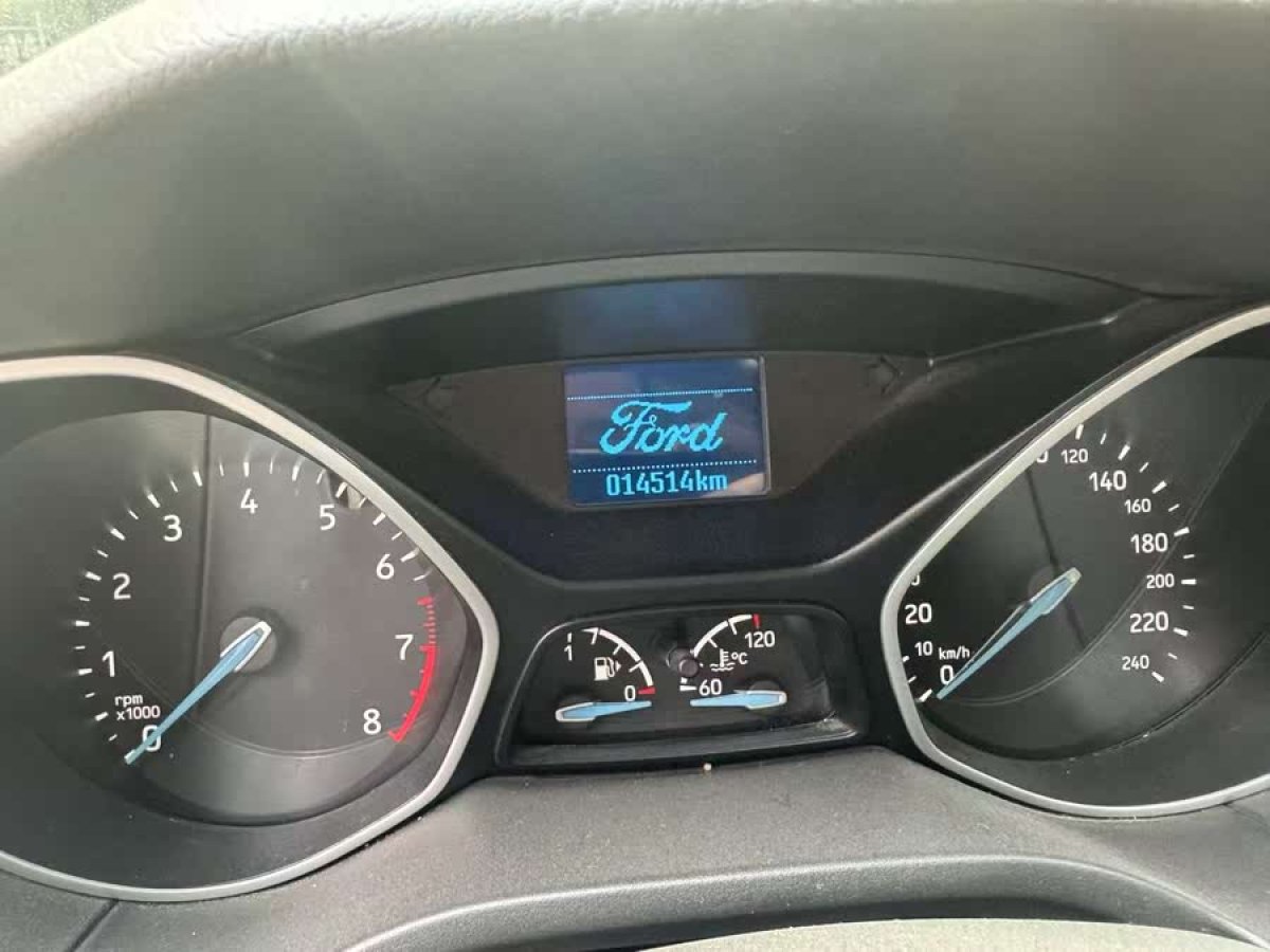 福特 ?？怂? 2015款 兩廂 1.6L 自動舒適型圖片