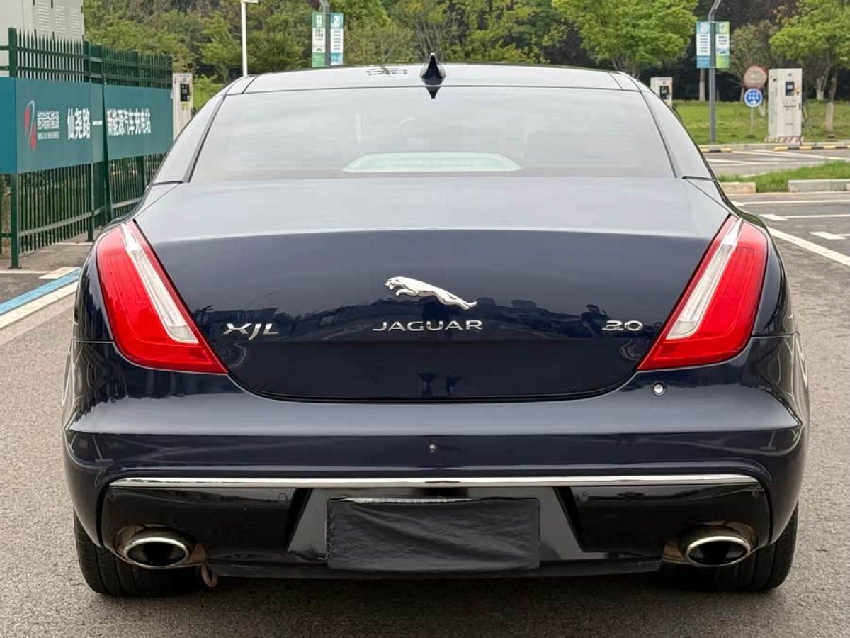 捷豹 XJ  2016款 XJL 3.0 SC 兩驅(qū)典雅商務(wù)版圖片