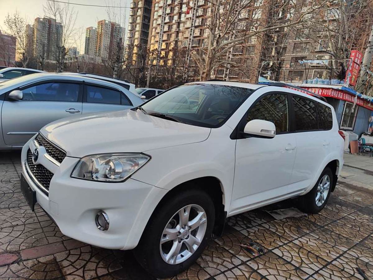 豐田 RAV4  2016款 榮放 2.0L CVT四驅(qū)新銳版圖片