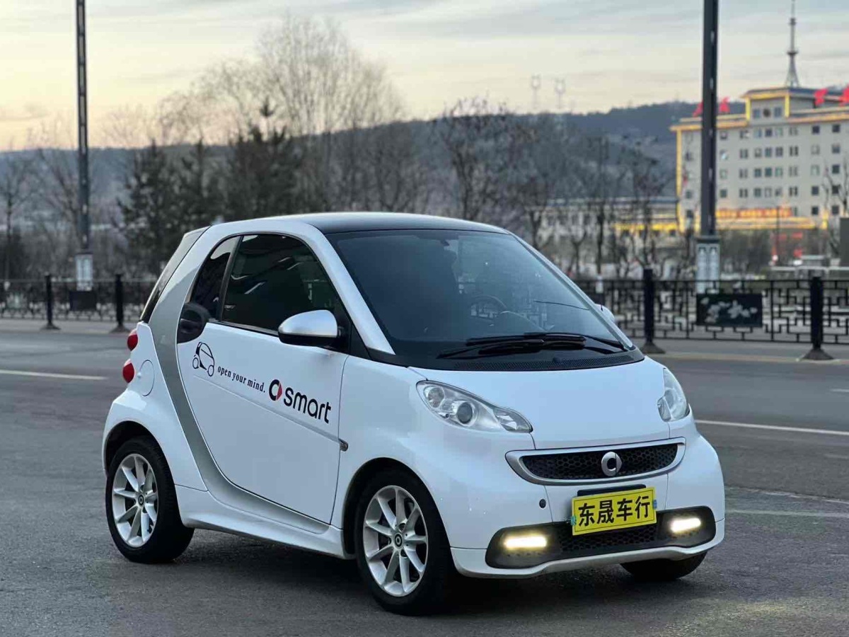 smart fortwo  2015款 1.0 MHD 新年特別版圖片