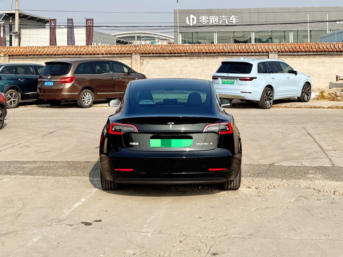 特斯拉 Model Y  2020款 改款 標(biāo)準(zhǔn)續(xù)航后驅(qū)升級版圖片