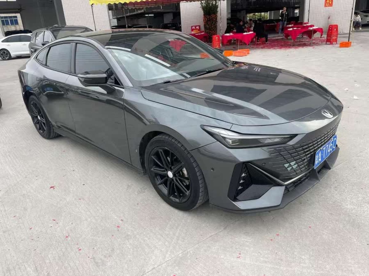 長(zhǎng)安 長(zhǎng)安UNI-V  2022款 1.5T 智慧領(lǐng)航型圖片