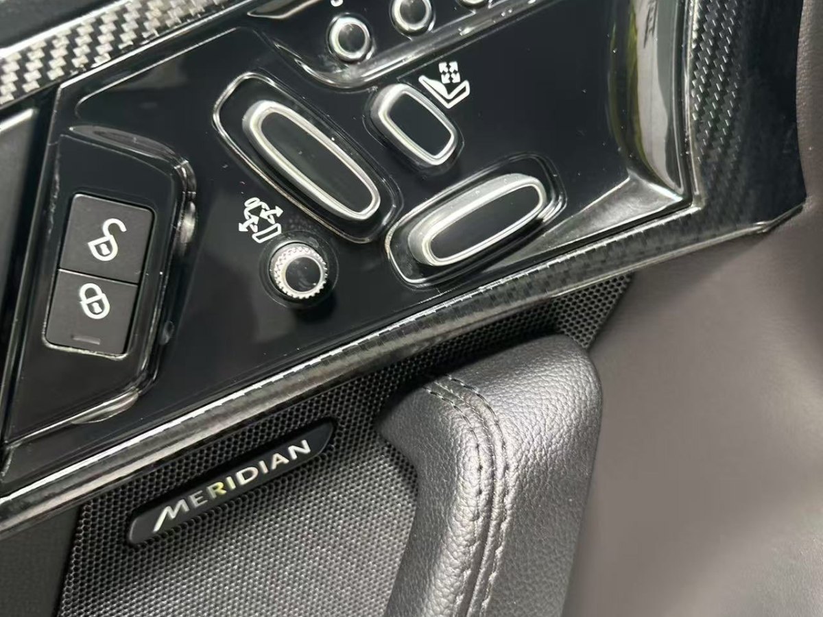 捷豹 F-TYPE  2016款 3.0T 硬頂版圖片