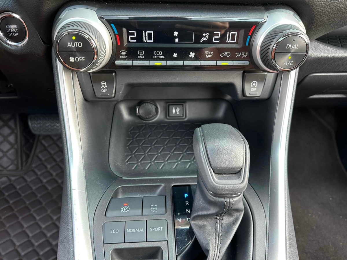 2022年2月丰田 RAV4荣放  2021款 2.0L CVT两驱风尚版