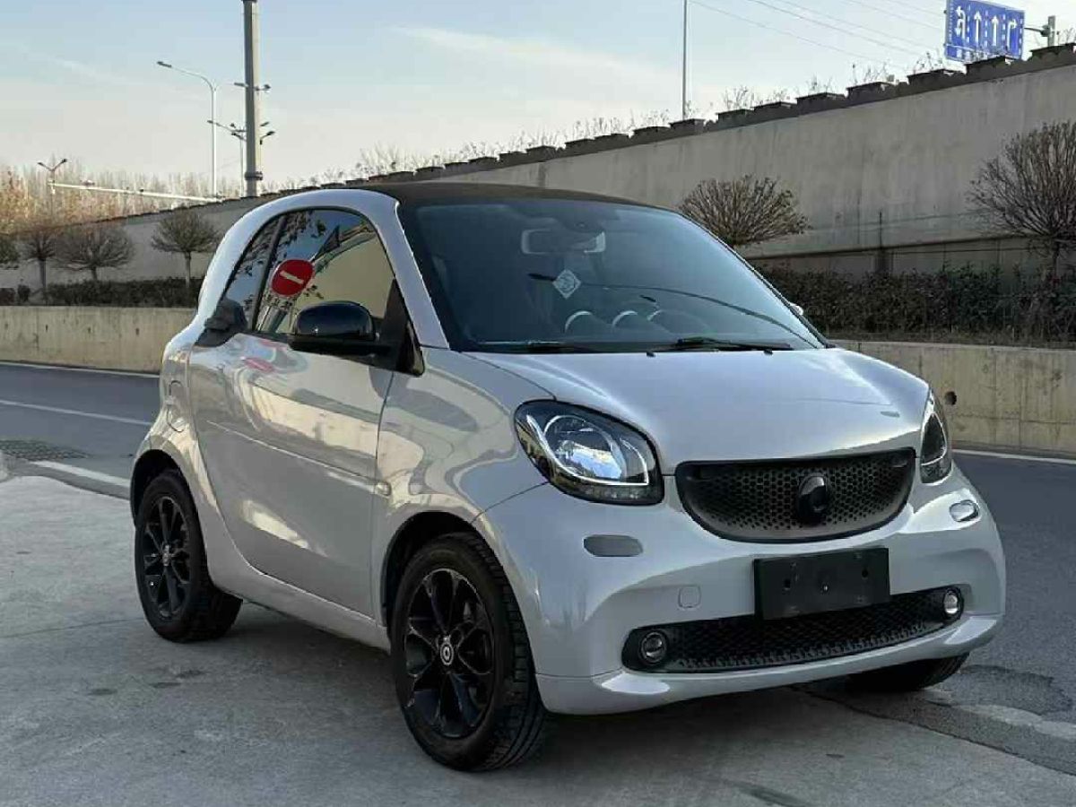 smart fortwo  2018款 0.9T 66千瓦20周年特別版圖片