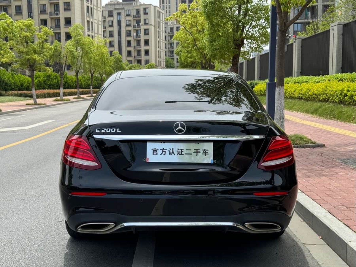 奔馳 奔馳E級  2019款 E 200 L 運(yùn)動(dòng)型圖片