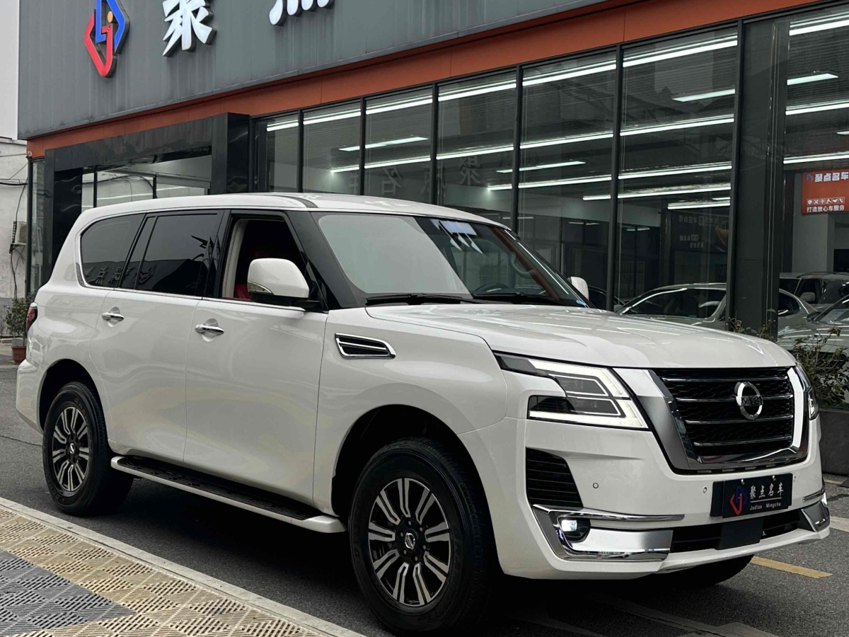 日產(chǎn) 途樂(lè)  2018款 4.0L 鉑金型圖片