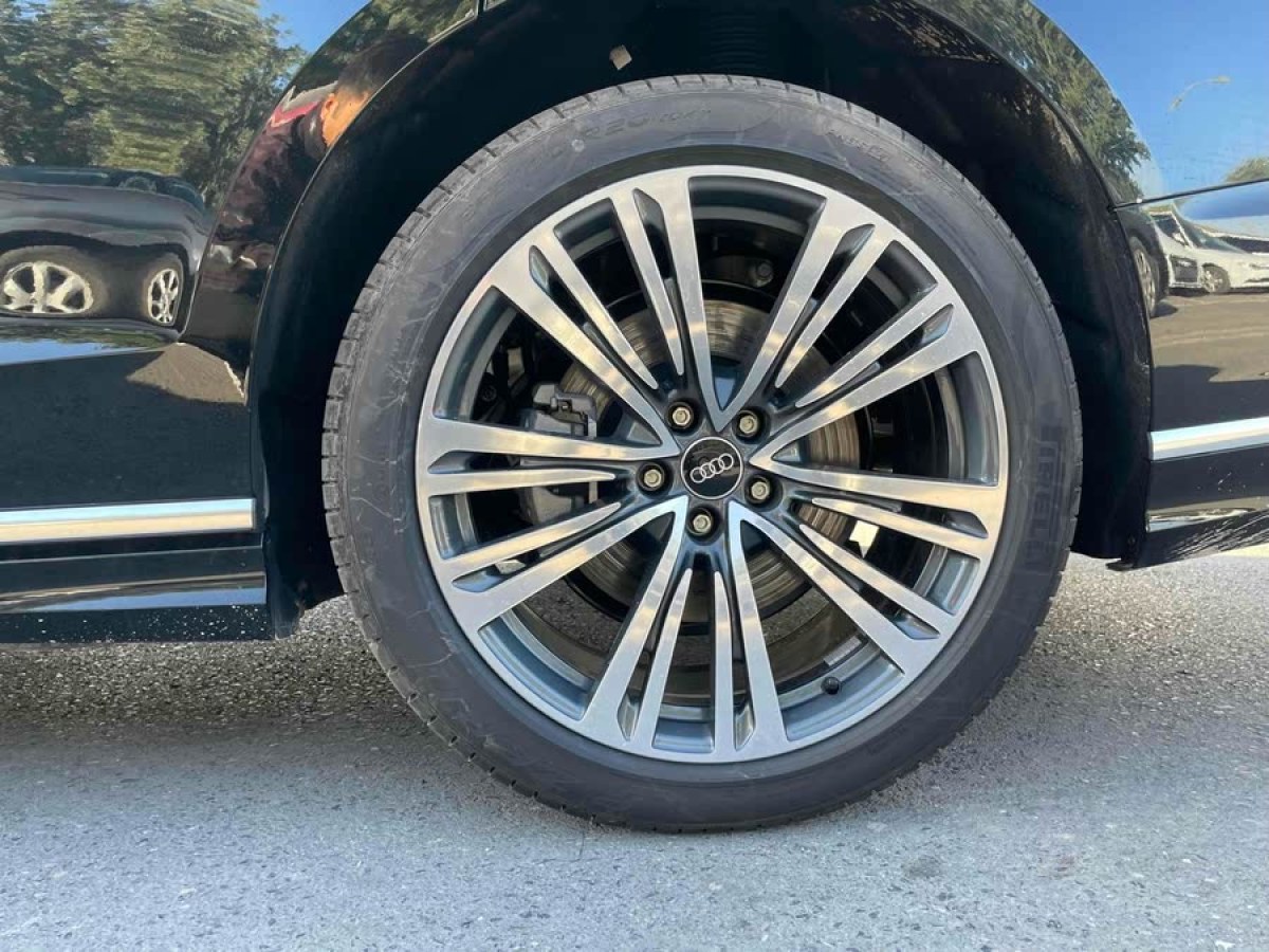 奧迪 奧迪A8  2025款 A8L 45 TFSI quattro 豪華型圖片