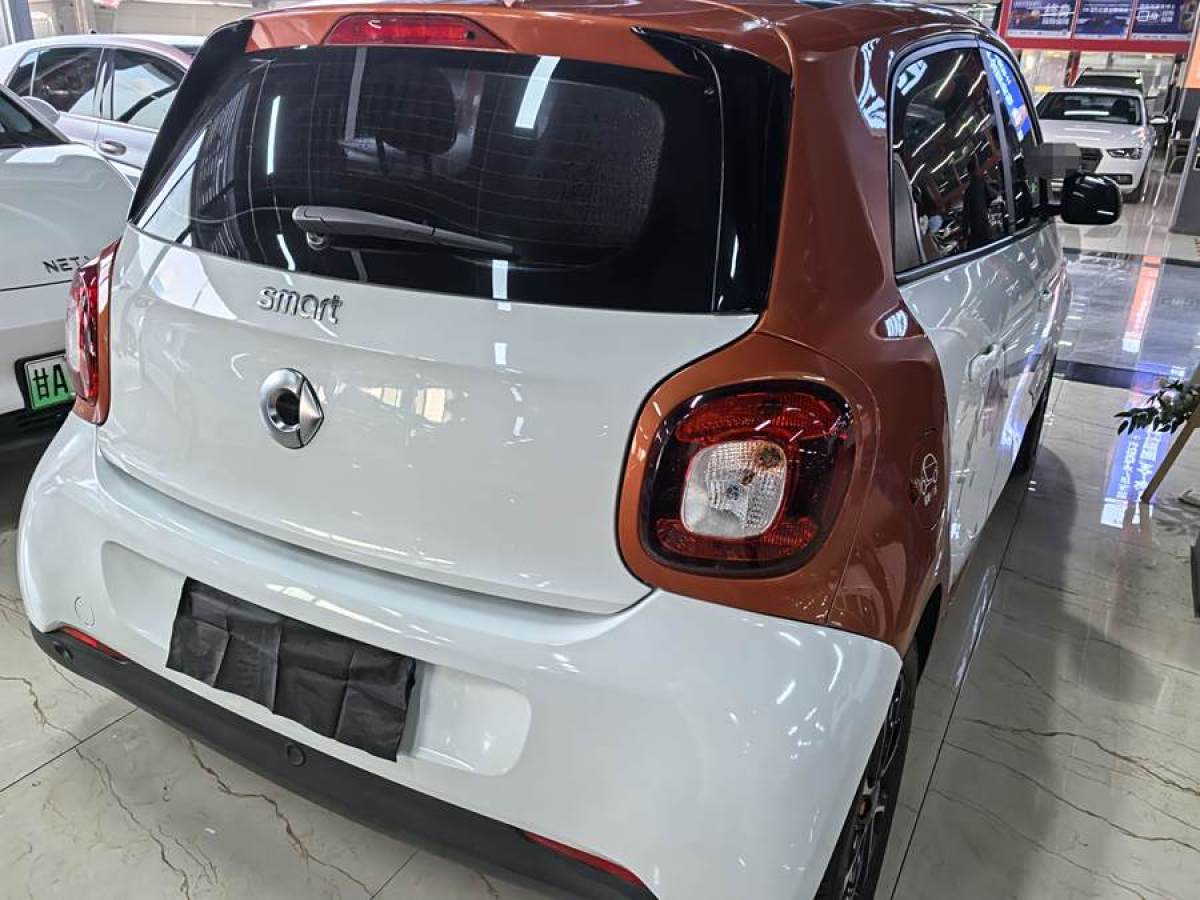 smart forfour  2016款 1.0L 52千瓦激情版圖片