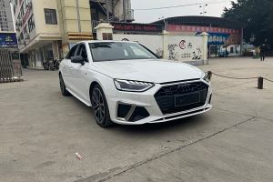 奥迪A4L 奥迪 45 TFSI quattro 臻选动感型