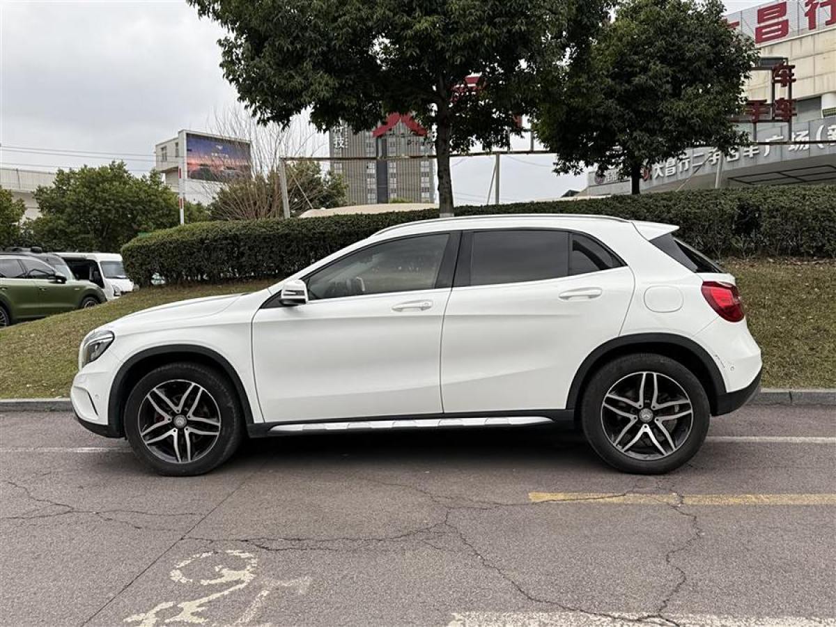 奔馳 奔馳GLA  2016款 GLA 220 4MATIC 時(shí)尚型圖片