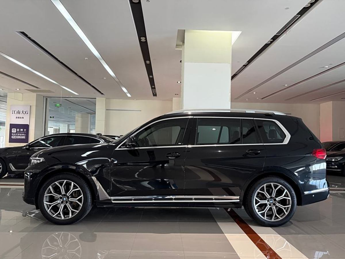 寶馬 寶馬X7  2020款 xDrive40i 領(lǐng)先型豪華套裝圖片