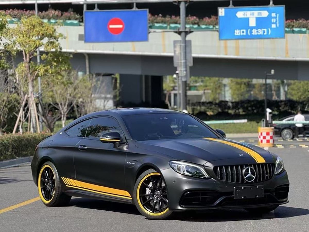 奔馳 奔馳C級AMG  2021款 AMG C 63 轎跑車 暗夜特別版圖片