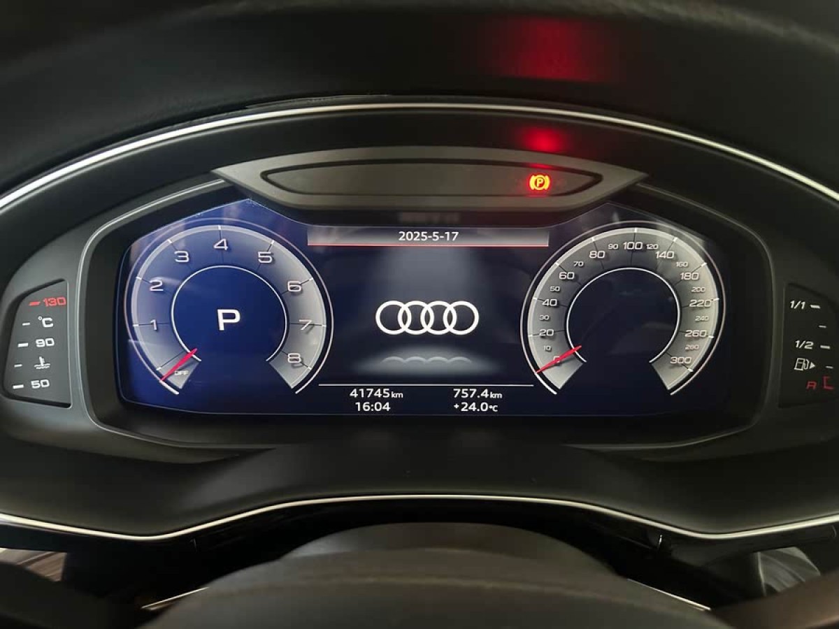 奧迪 奧迪Q7  2023款 55 TFSI quattro S line運(yùn)動(dòng)型圖片