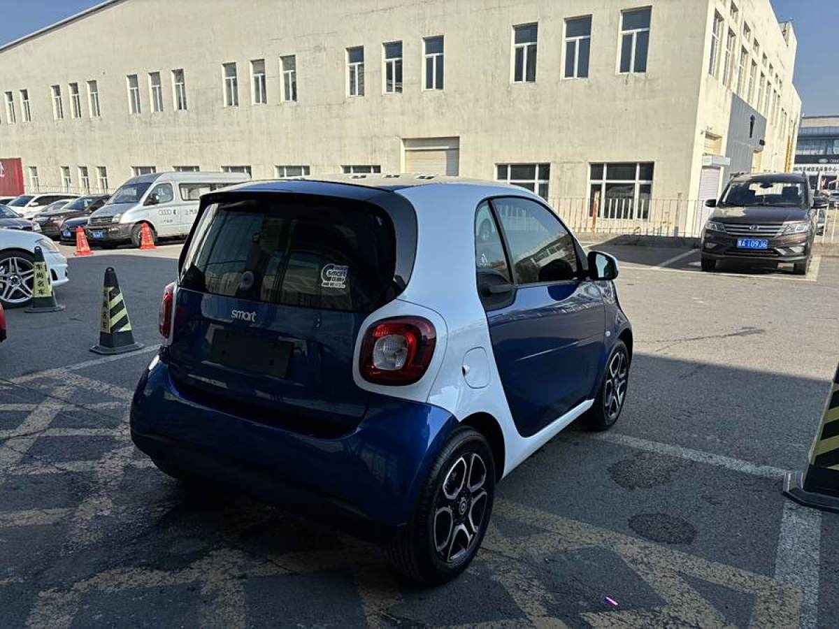 smart fortwo  2017款 1.0L 52千瓦新聲特別版圖片