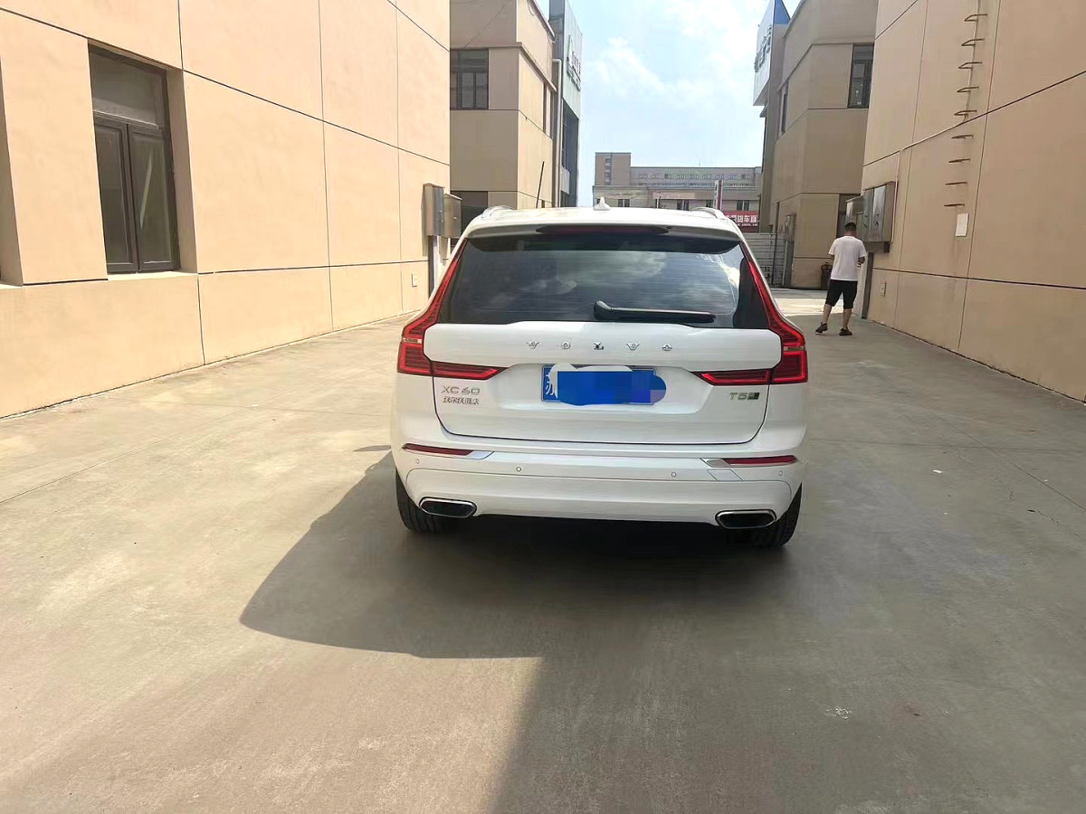 沃爾沃 XC60  2020款 T5 四驅(qū)智遠(yuǎn)豪華版圖片