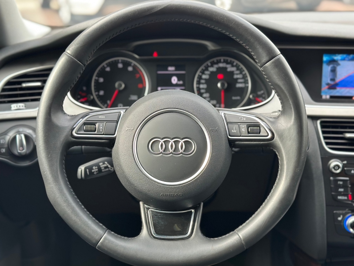 奧迪 奧迪A4L  2016款 35 TFSI 典藏版 S line舒適型圖片