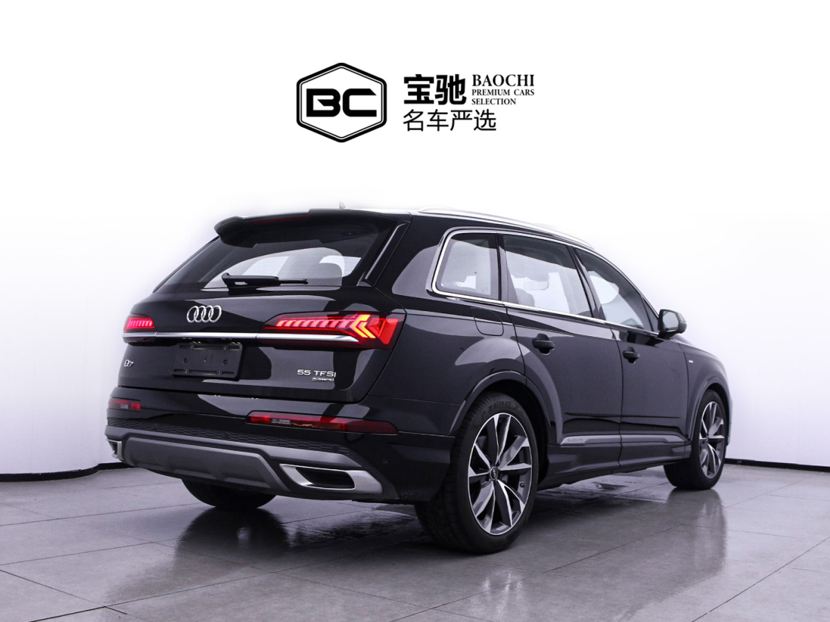 奧迪 奧迪Q7  2023款 55 TFSI quattro S line運(yùn)動(dòng)型圖片