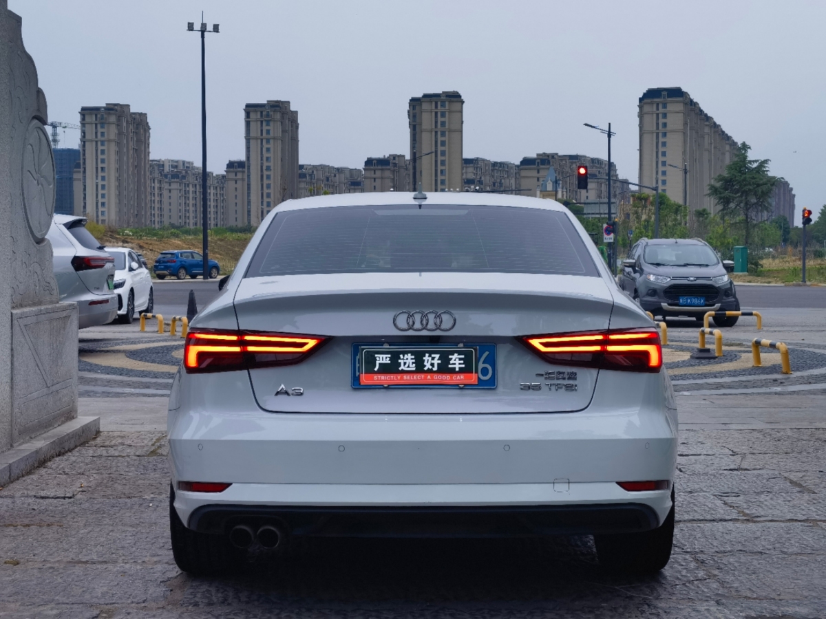 奧迪 奧迪A3  2018款 30周年年型 Limousine 35 TFSI 進取型圖片