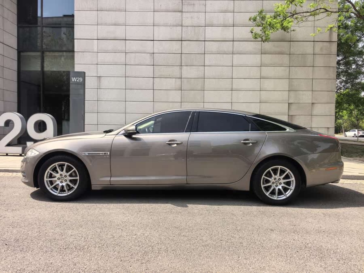 捷豹 XJ  2011款 XJL 3.0 全景商務(wù)版圖片